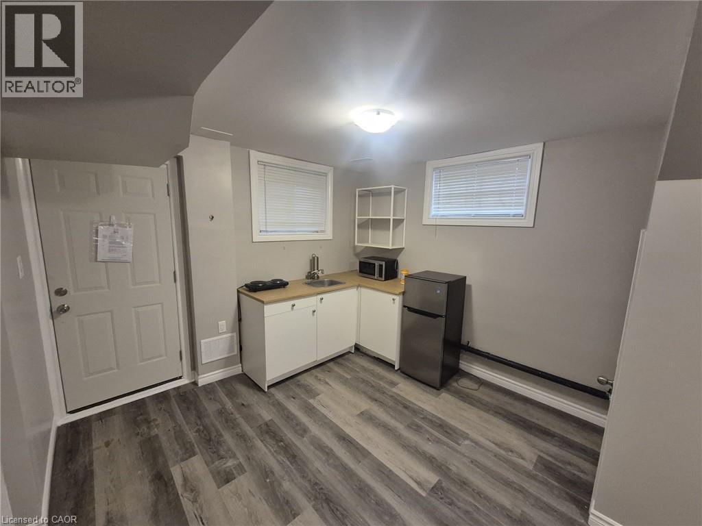72 Ingleside Drive Unit# Lower Property Photo 12