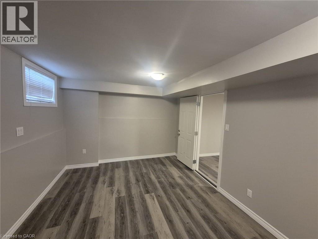 72 Ingleside Drive Unit# Lower Property Photo 13