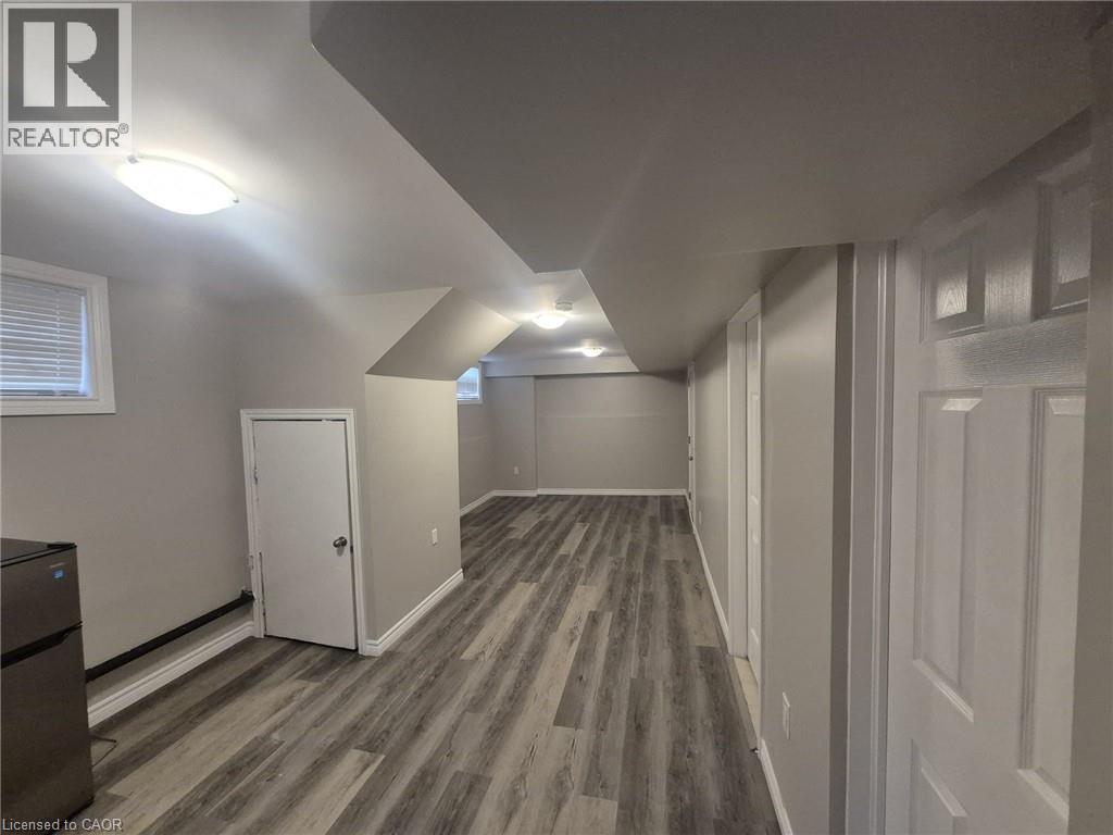 72 Ingleside Drive Unit# Lower Property Photo 16