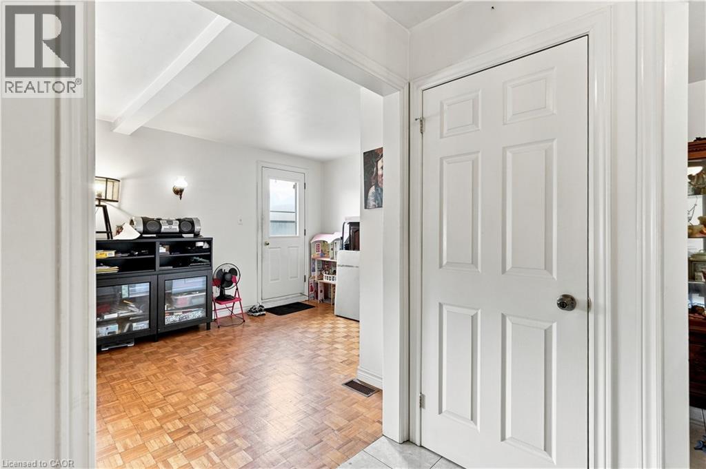 105 Rosemont Avenue Property Photo 8