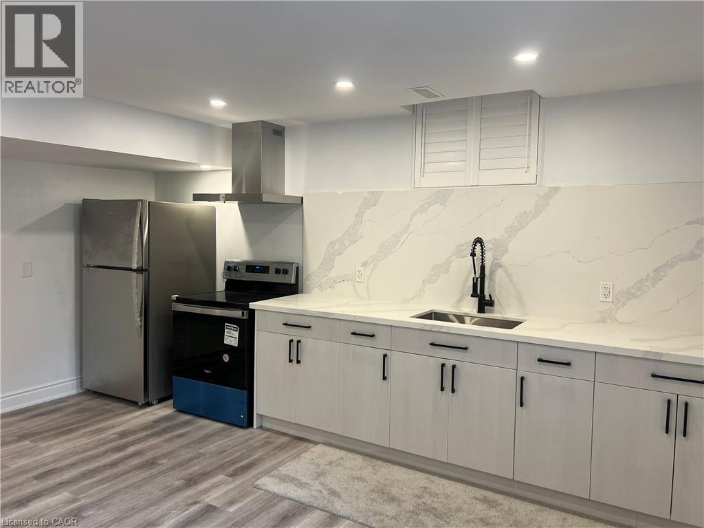 252 Raymond Road Unit# Lower Property Photo 4