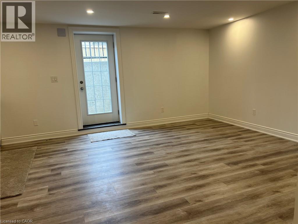 252 Raymond Road Unit# Lower Property Photo 6