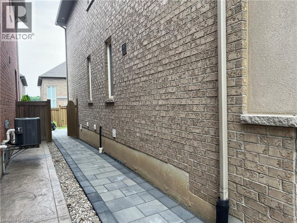252 Raymond Road Unit# Lower Property Photo 12