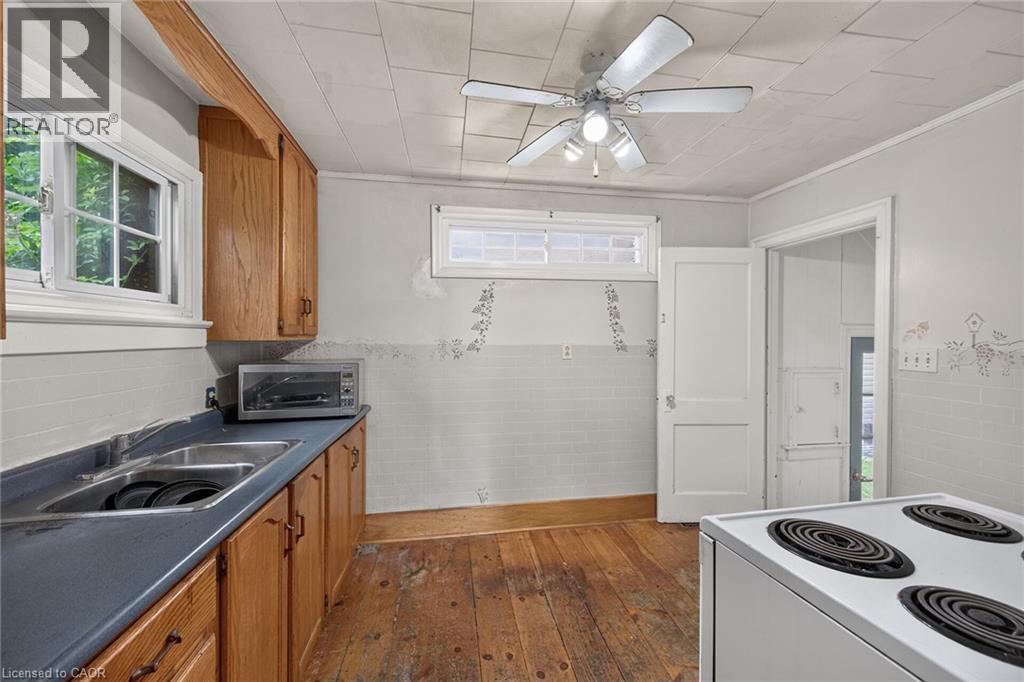 232 Cedar Street Property Photo 14