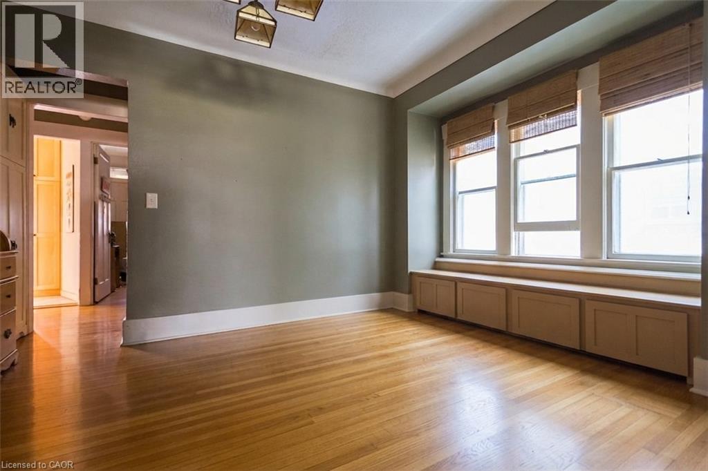 121 Eastbourne Avenue Property Photo 13