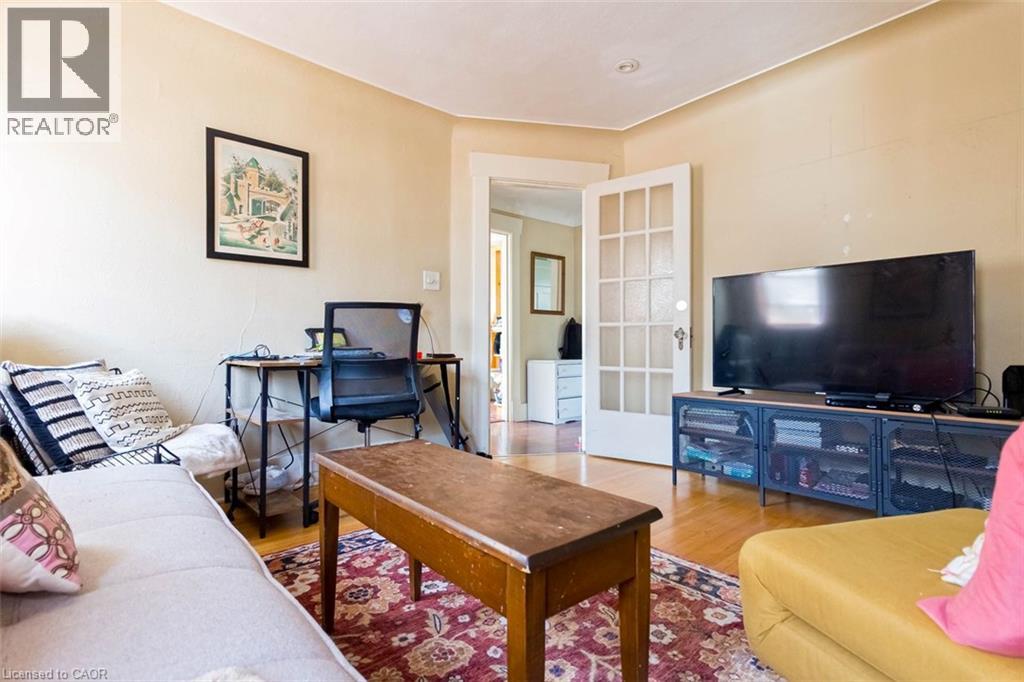 121 Eastbourne Avenue Property Photo 28