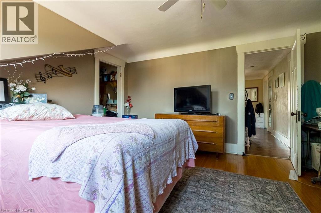 121 Eastbourne Avenue Property Photo 43
