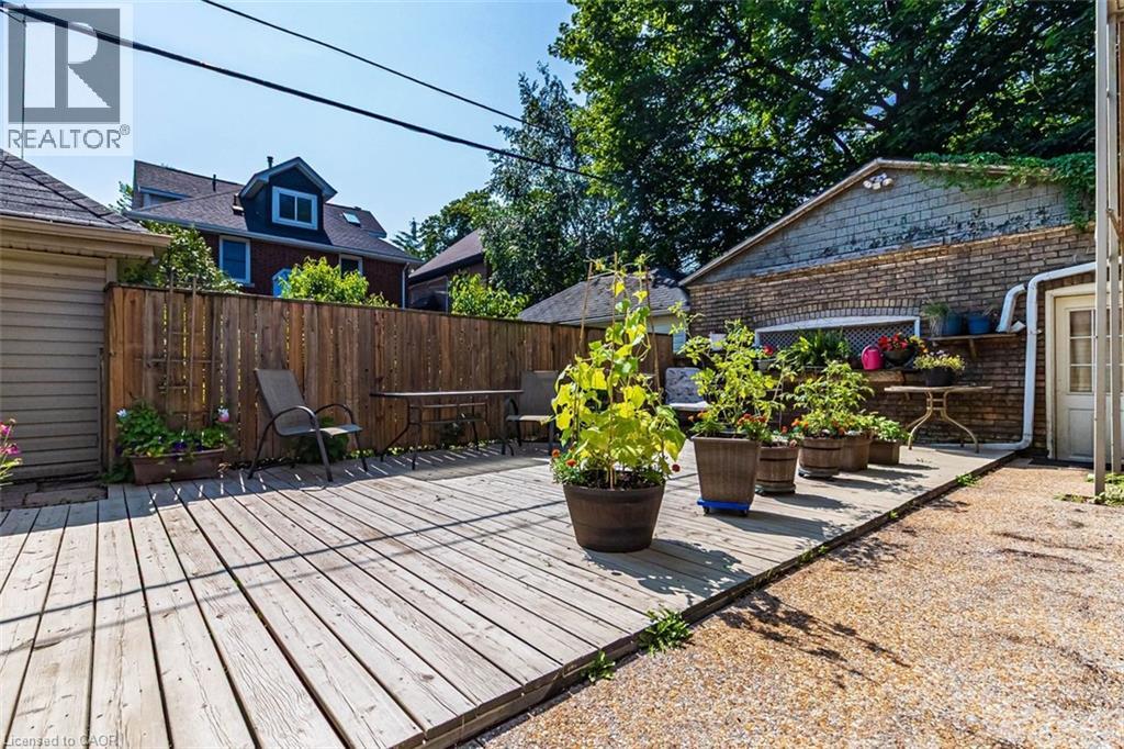 121 Eastbourne Avenue Property Photo 44