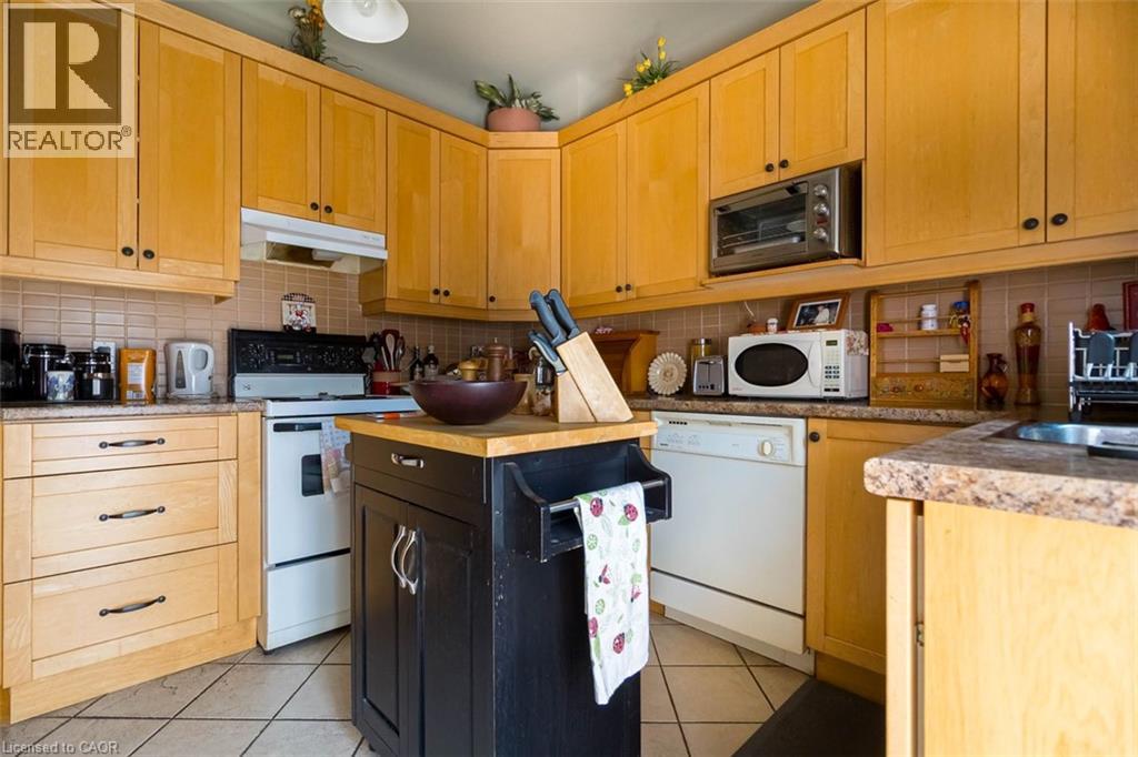 121 Eastbourne Avenue Property Photo 20
