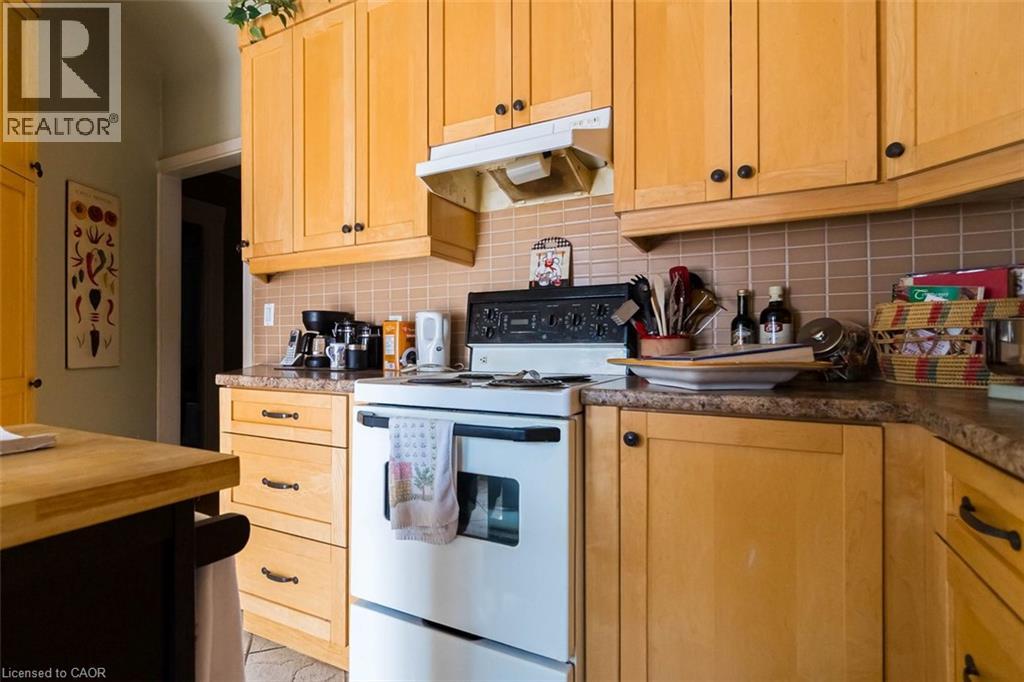 121 Eastbourne Avenue Property Photo 22