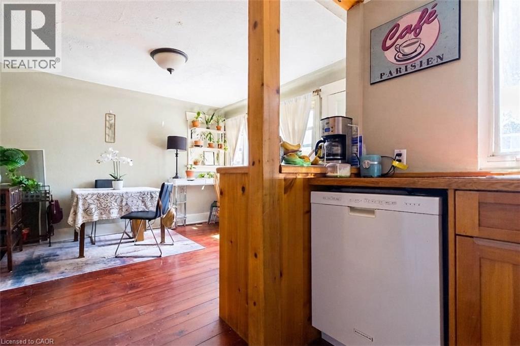 121 Eastbourne Avenue Property Photo 29
