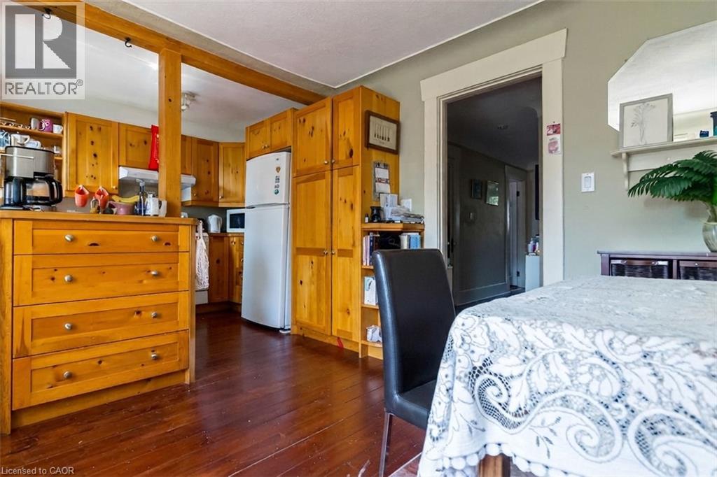121 Eastbourne Avenue Property Photo 33