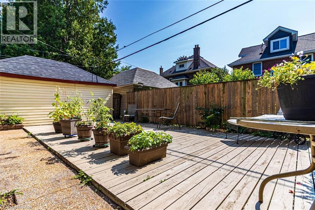 121 Eastbourne Avenue Property Photo 45