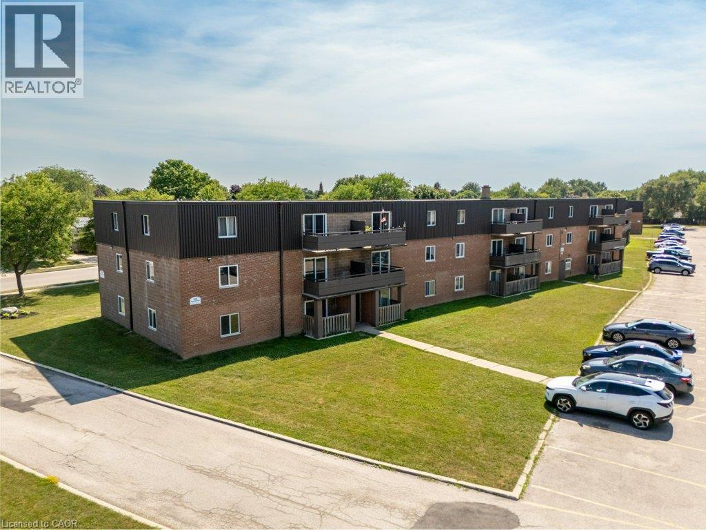 390 Admiral Drive Unit# 112 Photo de la propriété 1
