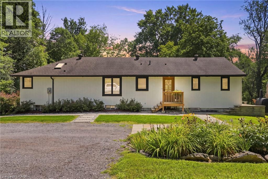 1095 Governors Road Property Photo 1