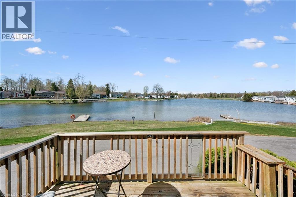 27 Trillium Beach Drive Property Photo 1