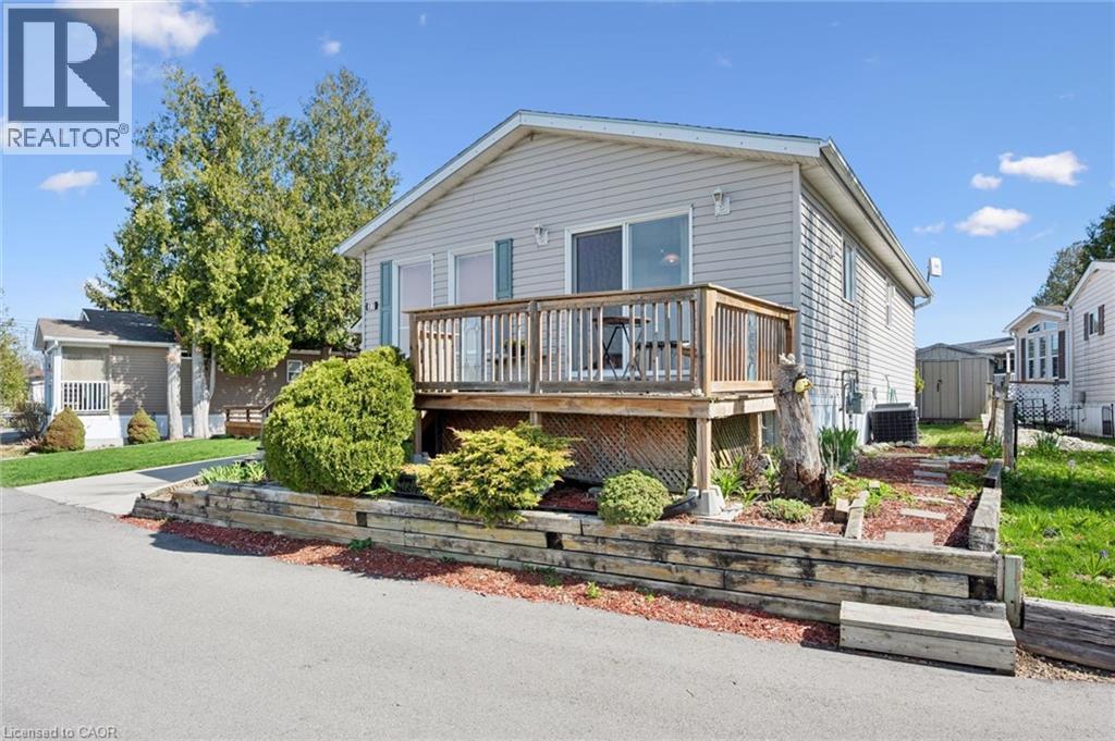 27 Trillium Beach Drive Property Photo 2