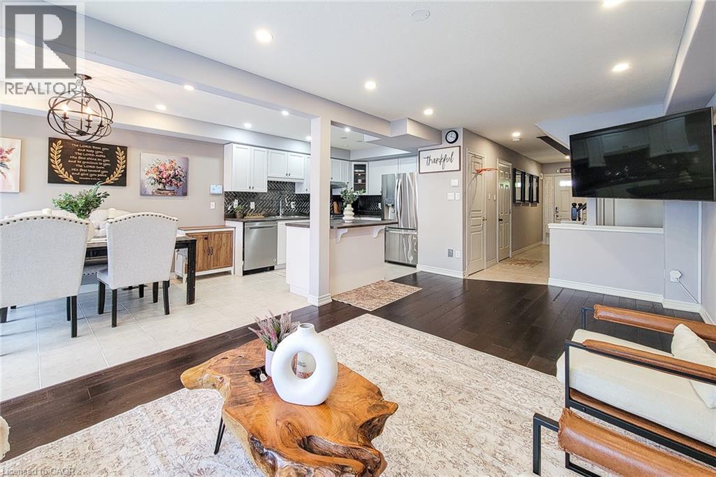 26 Magnificent Way Property Photo 14