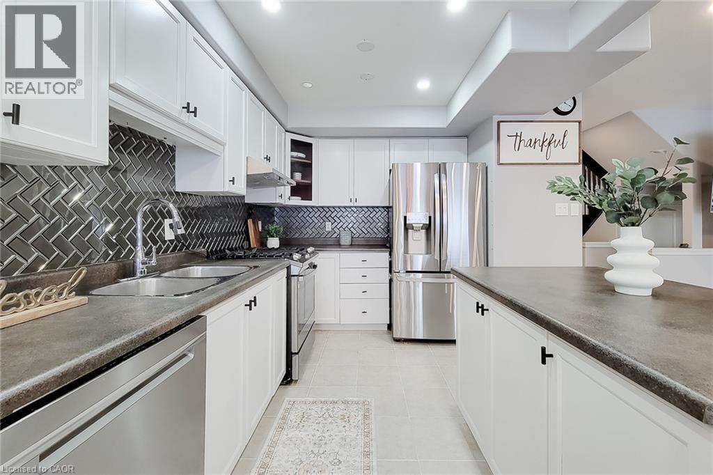 26 Magnificent Way Property Photo 19