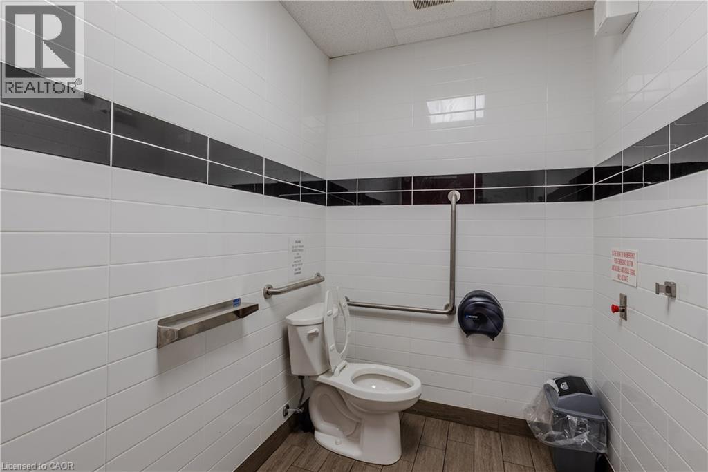 96 Gerrard St E Property Photo 11