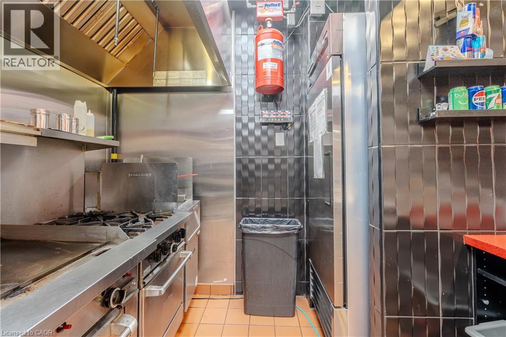 96 Gerrard St E Property Photo 16