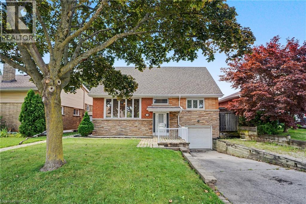 100 Hardale Crescent Property Photo 2