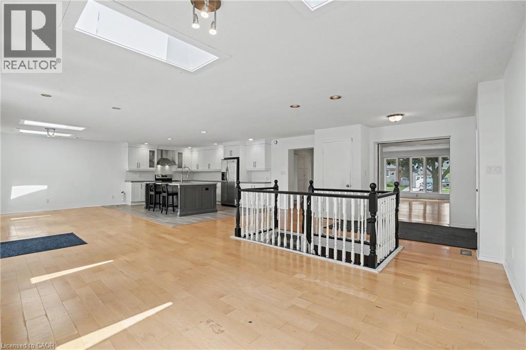 100 Hardale Crescent Property Photo 6