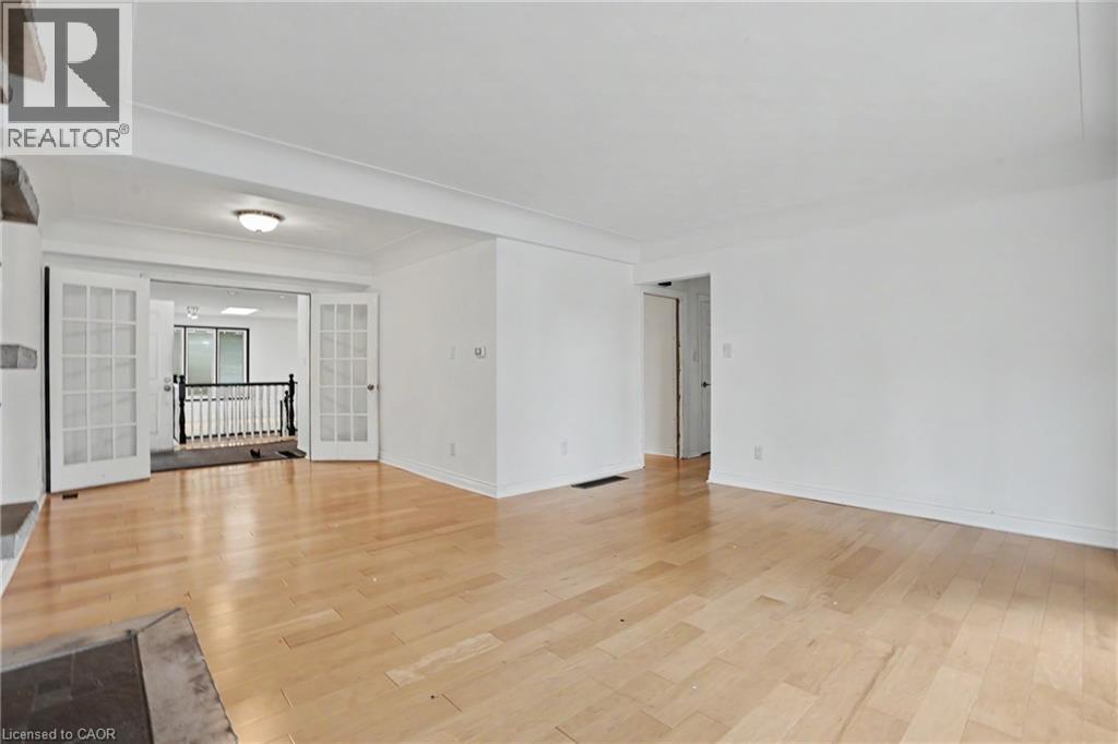 100 Hardale Crescent Property Photo 10