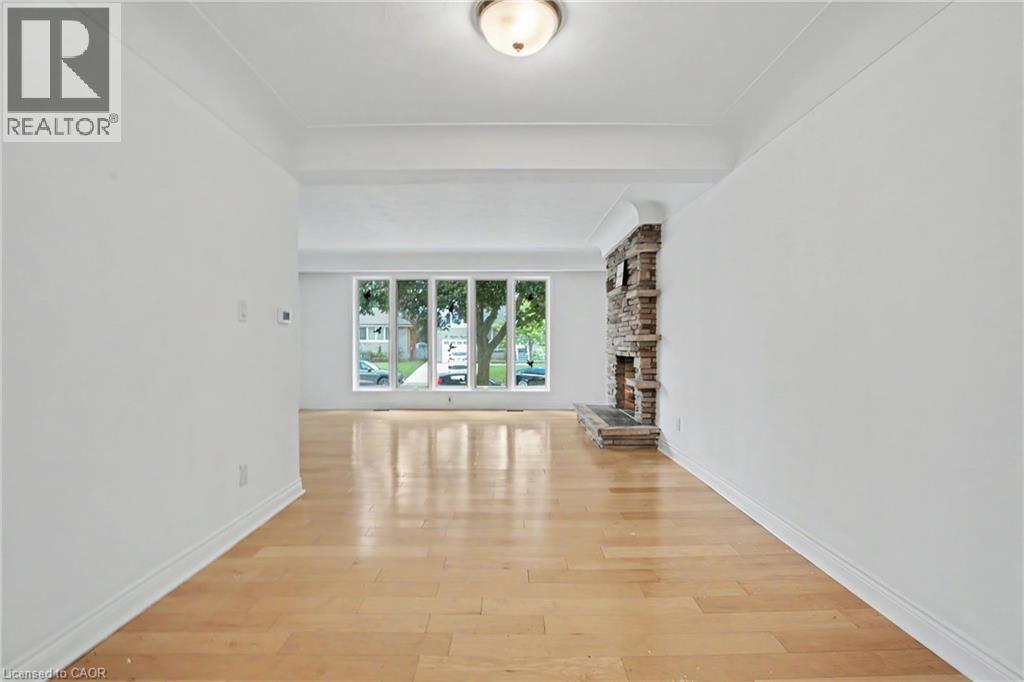 100 Hardale Crescent Property Photo 11