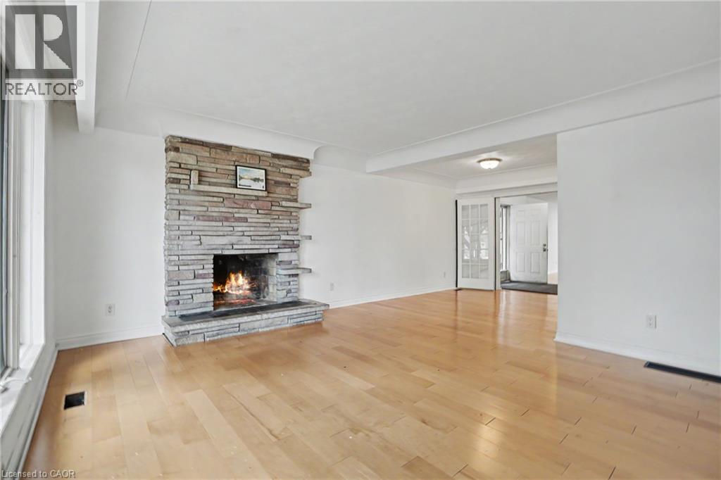 100 Hardale Crescent Property Photo 12