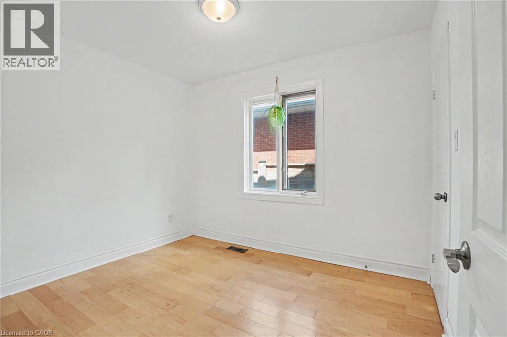 100 Hardale Crescent Property Photo 17