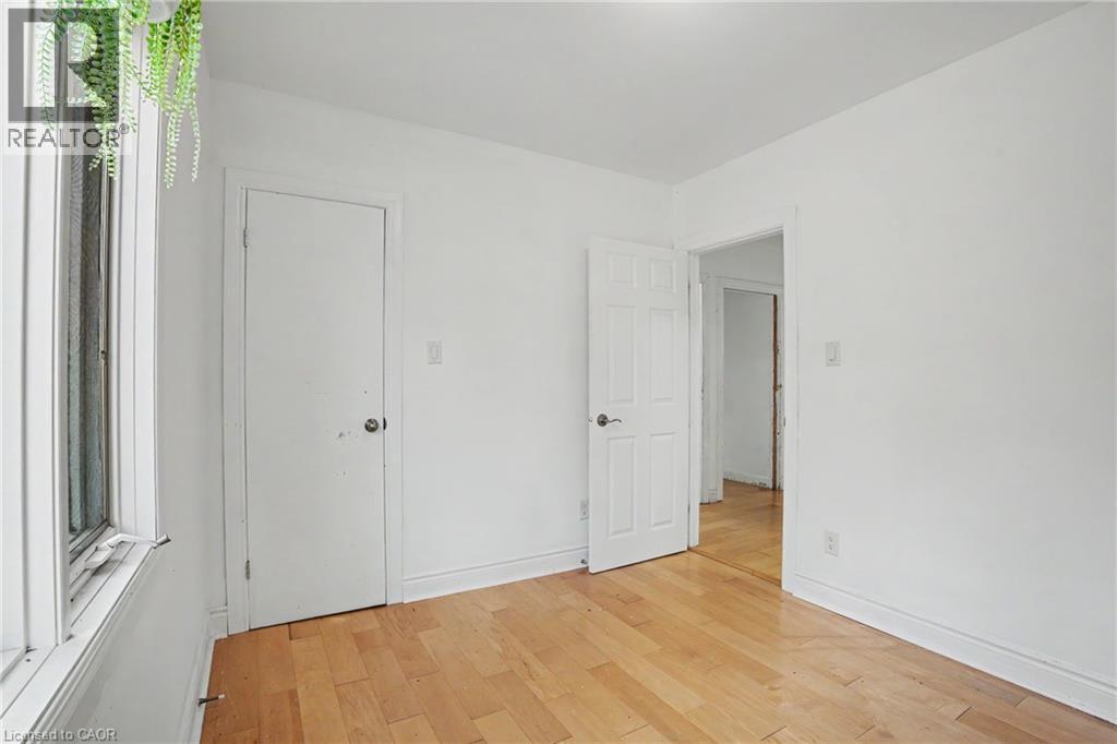 100 Hardale Crescent Property Photo 18