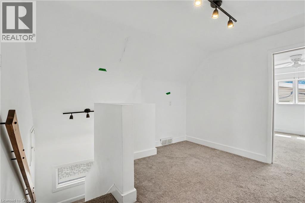 100 Hardale Crescent Property Photo 20