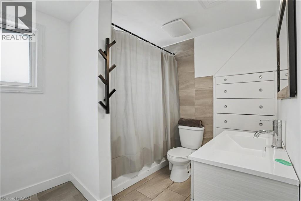 100 Hardale Crescent Property Photo 23