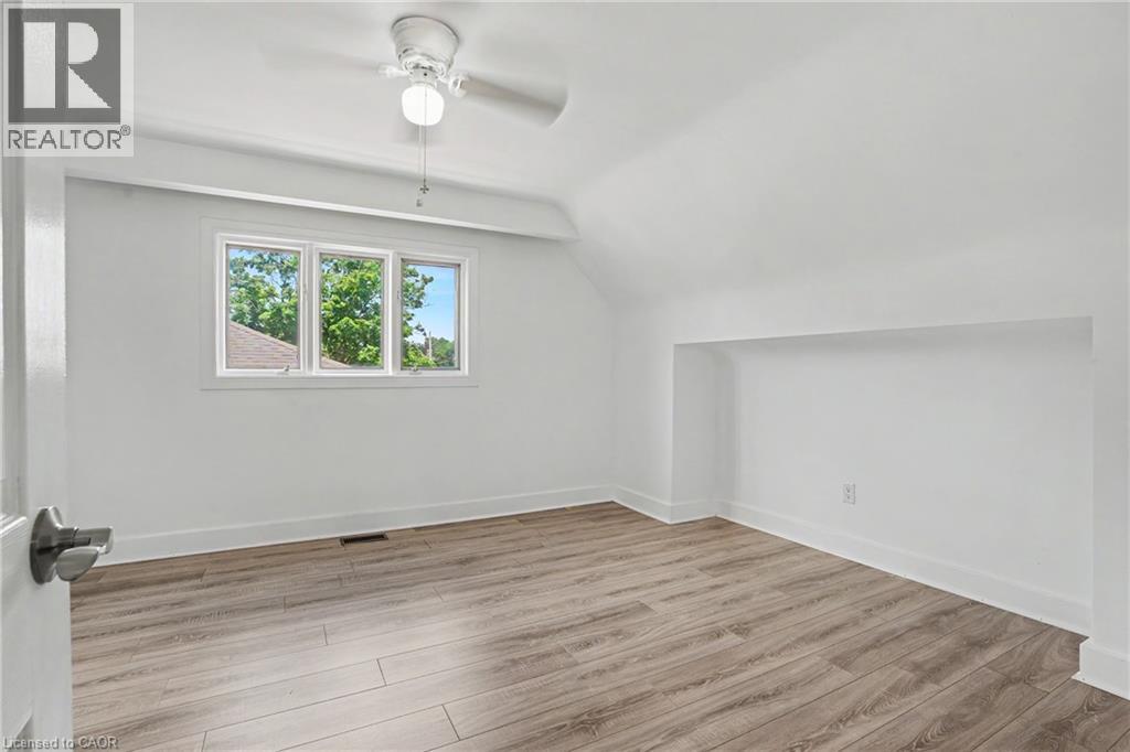 100 Hardale Crescent Property Photo 24