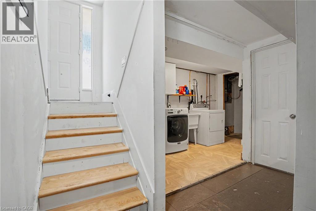 100 Hardale Crescent Property Photo 26