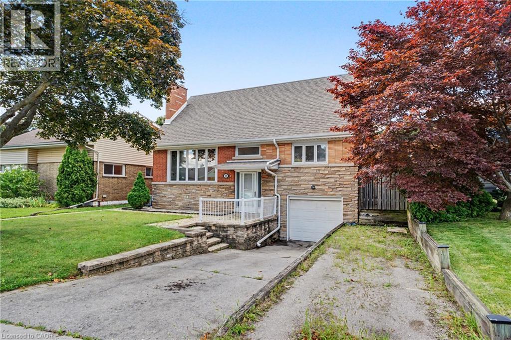 100 Hardale Crescent Property Photo 32