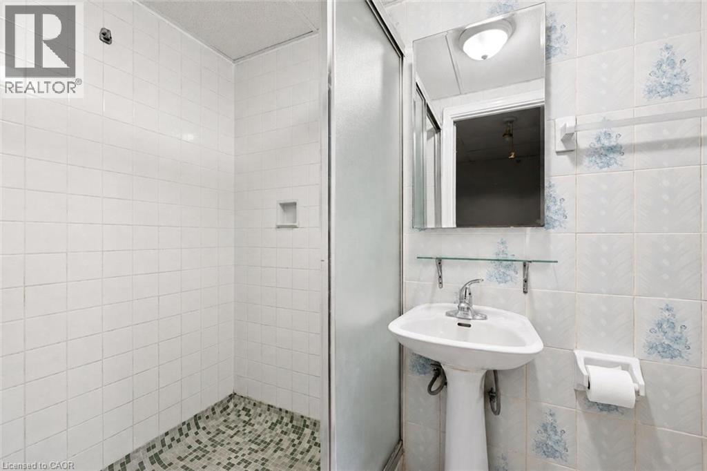 289 Speedvale Avenue E Property Photo 16