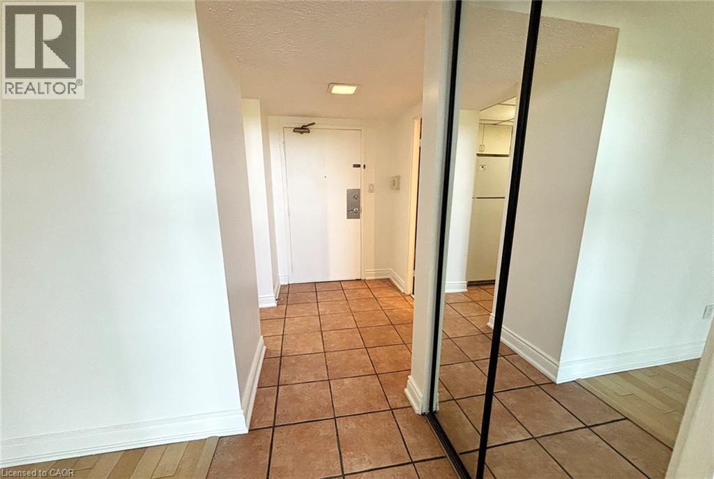 20 Speers Road Unit# 1004 Property Photo 7