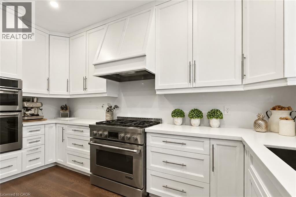 18 Pelham Drive Property Photo 14