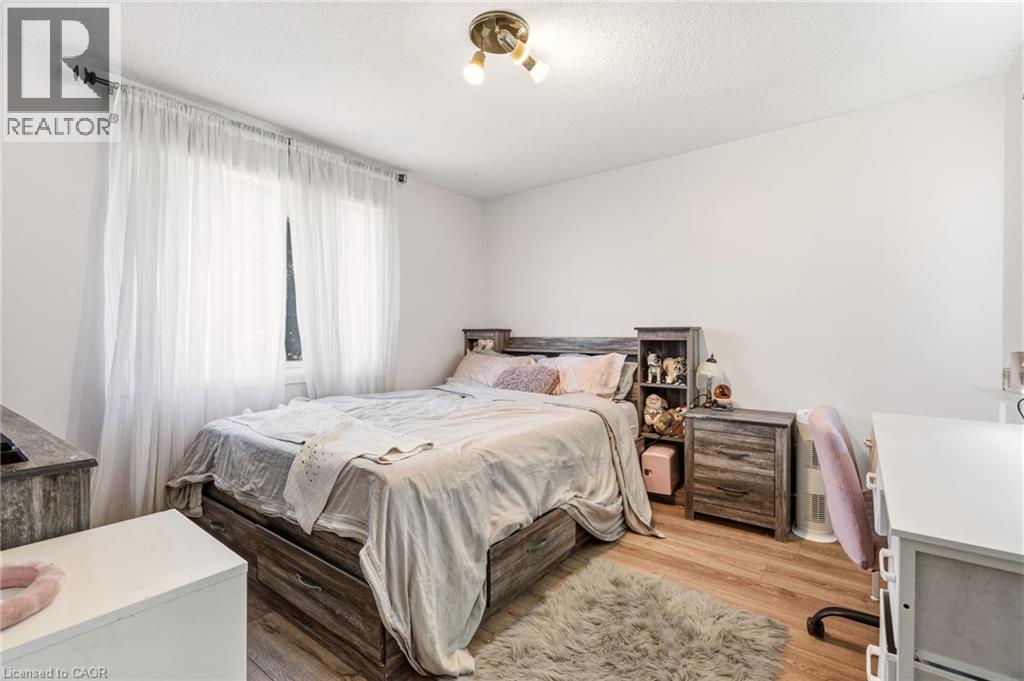4 Eileen Street Property Photo 26
