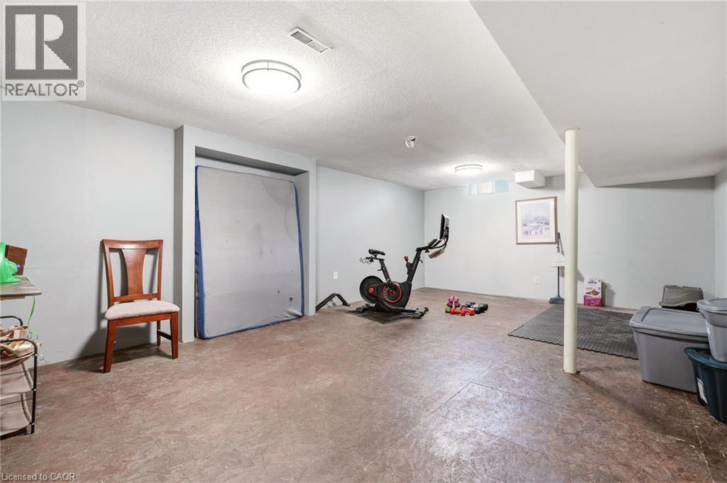 4 Eileen Street Property Photo 30