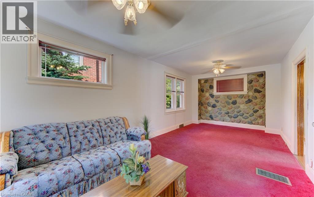 224 Weber Street E Property Photo 11
