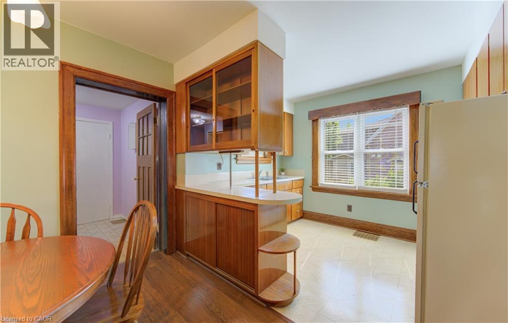 224 Weber Street E Property Photo 13