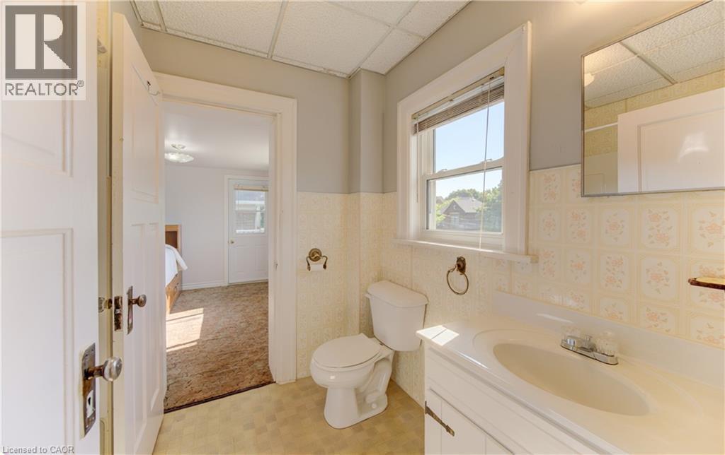 224 Weber Street E Property Photo 26