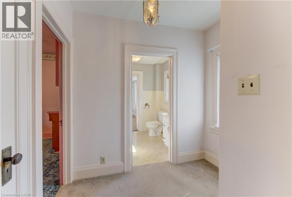 224 Weber Street E Property Photo 36