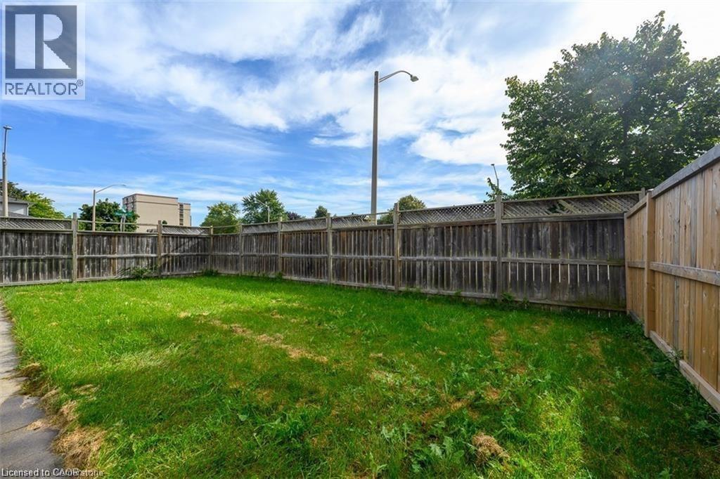 3 Lancer Court Unit# Lower Property Photo 13