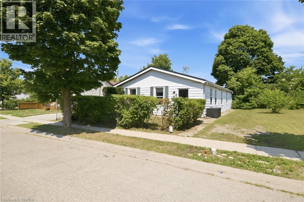 8 Russell Street Property Photo 1