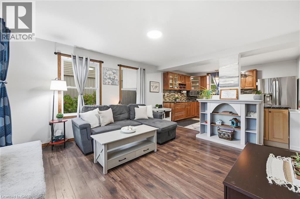 450 East 42nd Street Property Photo 5