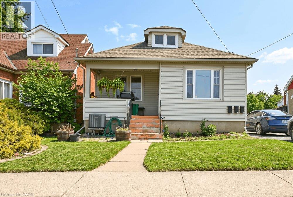 66 Queen Street S Unit# Front Unit Property Photo 1